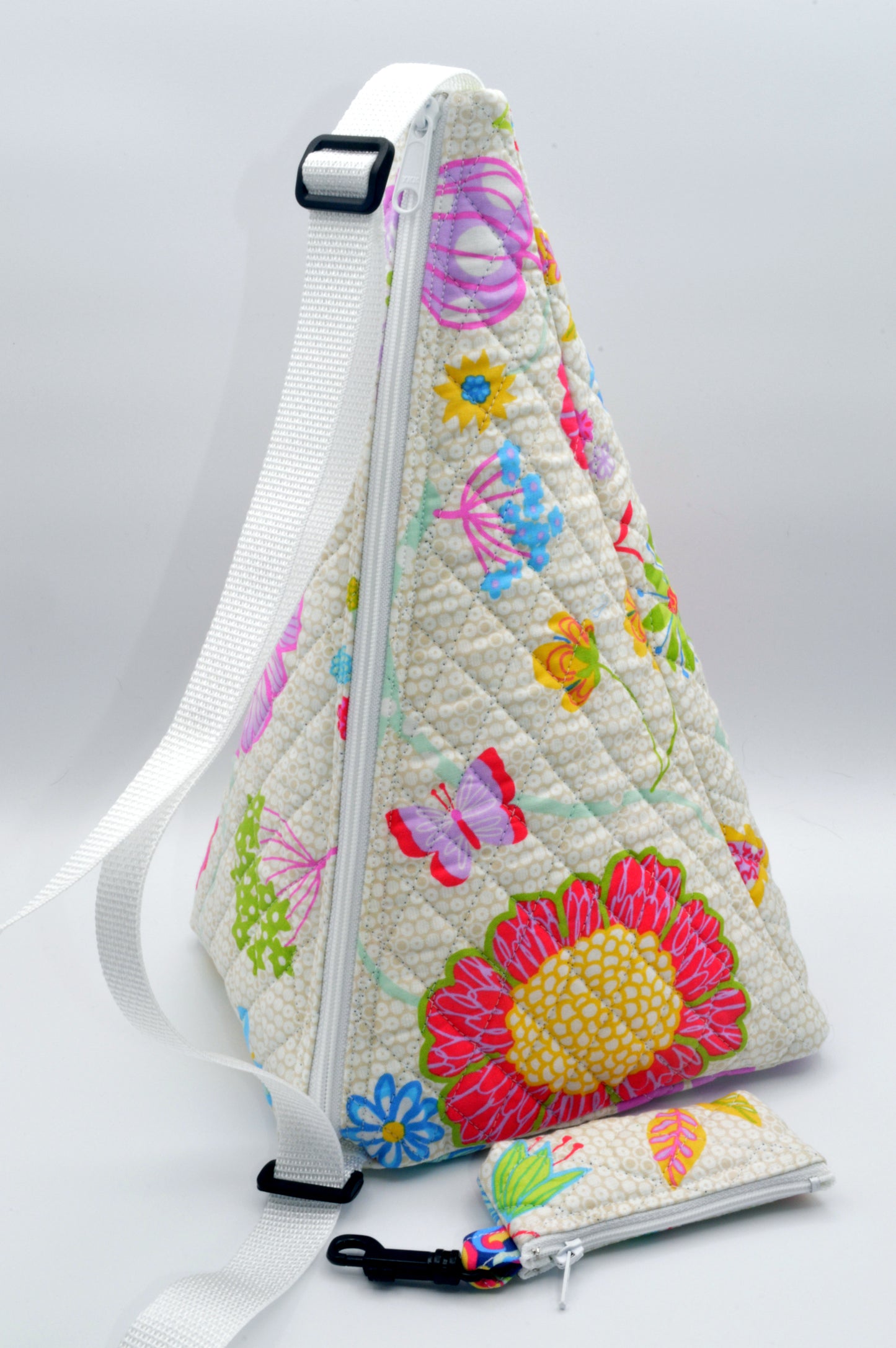 Happy Natural Large Pyramid Bag