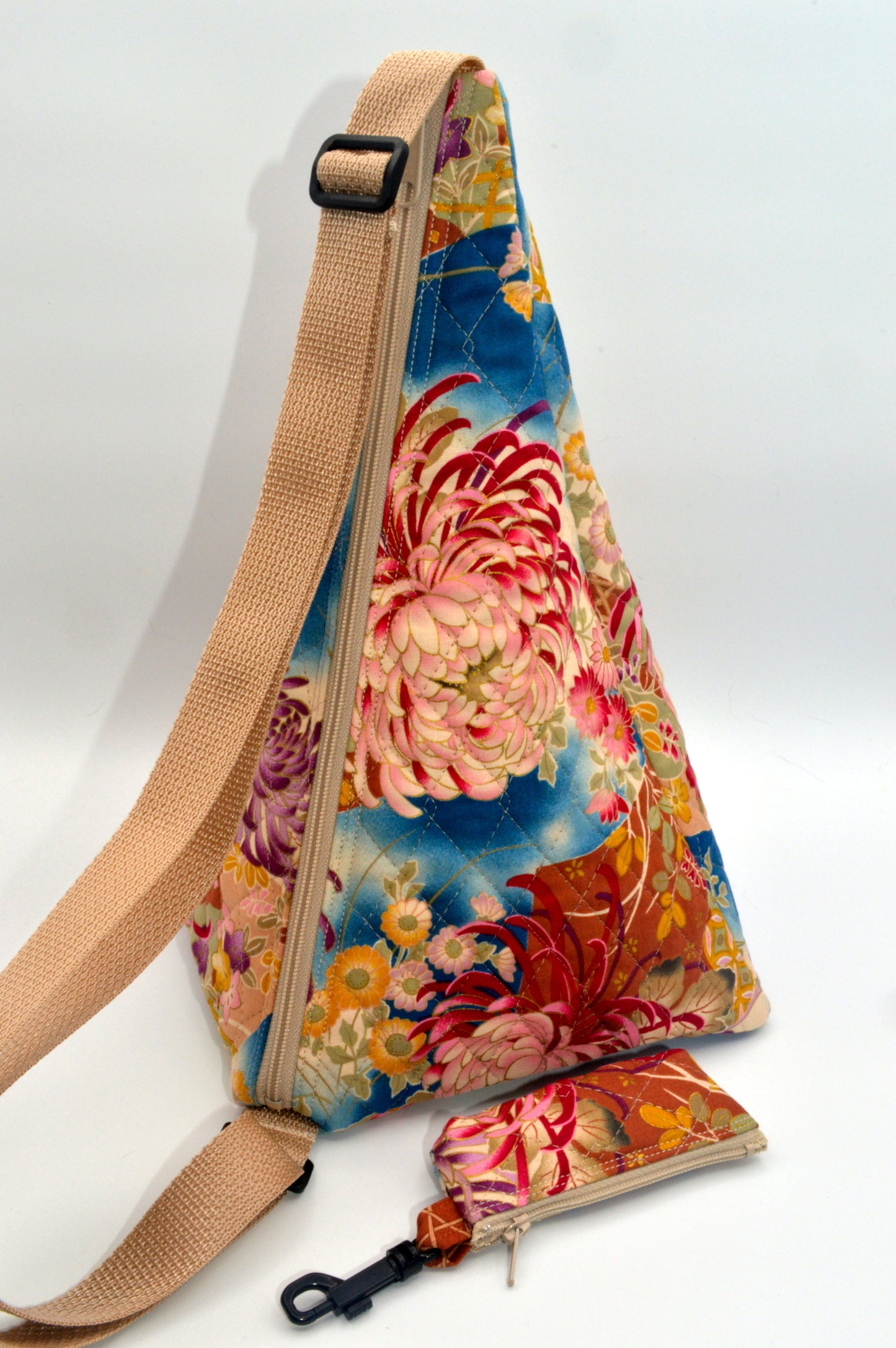 Kiku (Chrysanthemum) Large Pyramid Bag