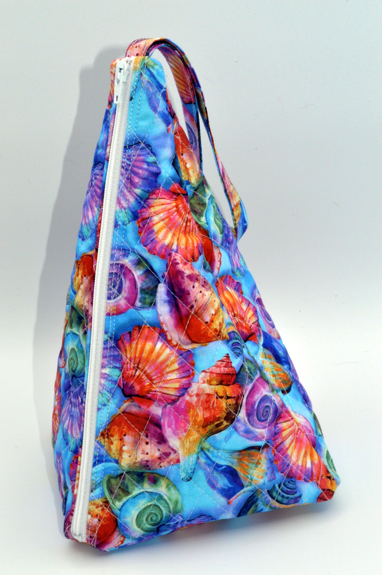 Shells Medium Pyramid Bag