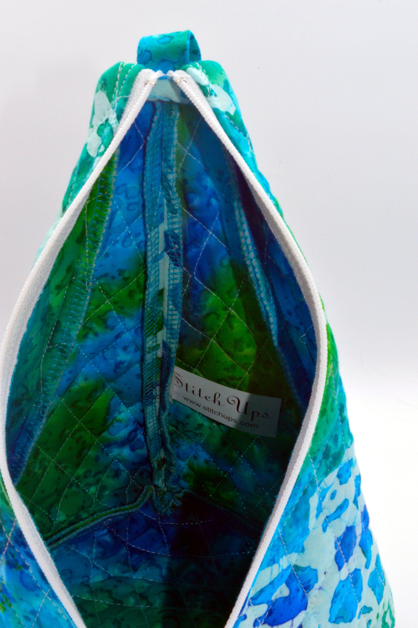 Turtles Medium Pyramid Bag