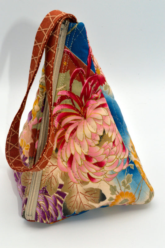 Kiku (Chrysanthemum) Small Pyramid Knitting Bag